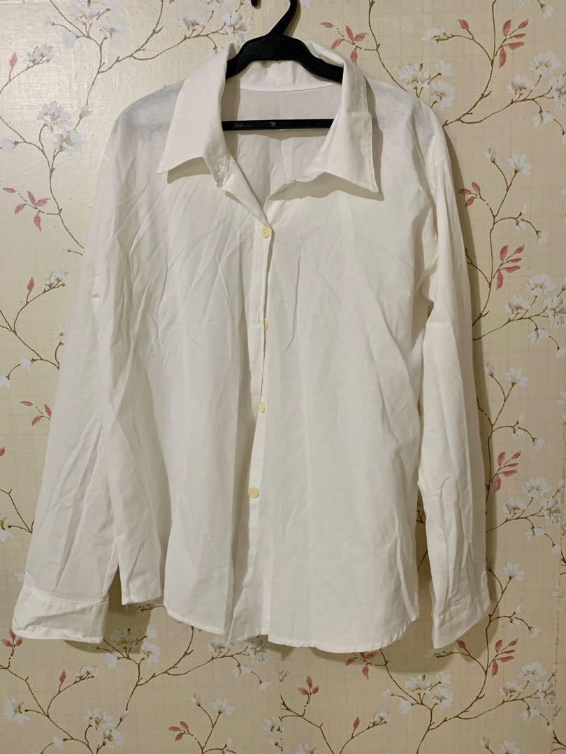 White linen (pang beach awra) (Category: Longsleeves) located in Pasig City. Submitted by _missdee (Listing ID 1166860030, Image 1). Description: Never been used. Super nice in actual!!! Good quality and thicker linen fabric Can fit to S-M Rfs: decluttering .