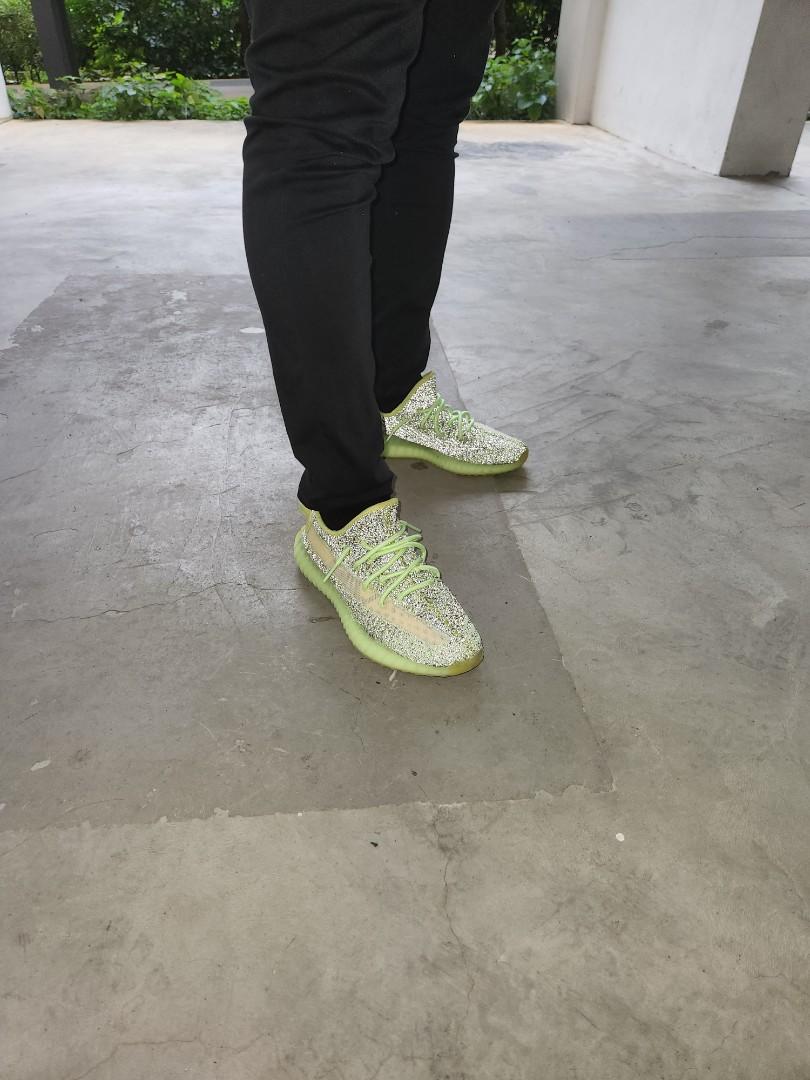 WTS Yeezy 350 V2 Yeezyreel RF 9 10 Men s Fashion Footwear