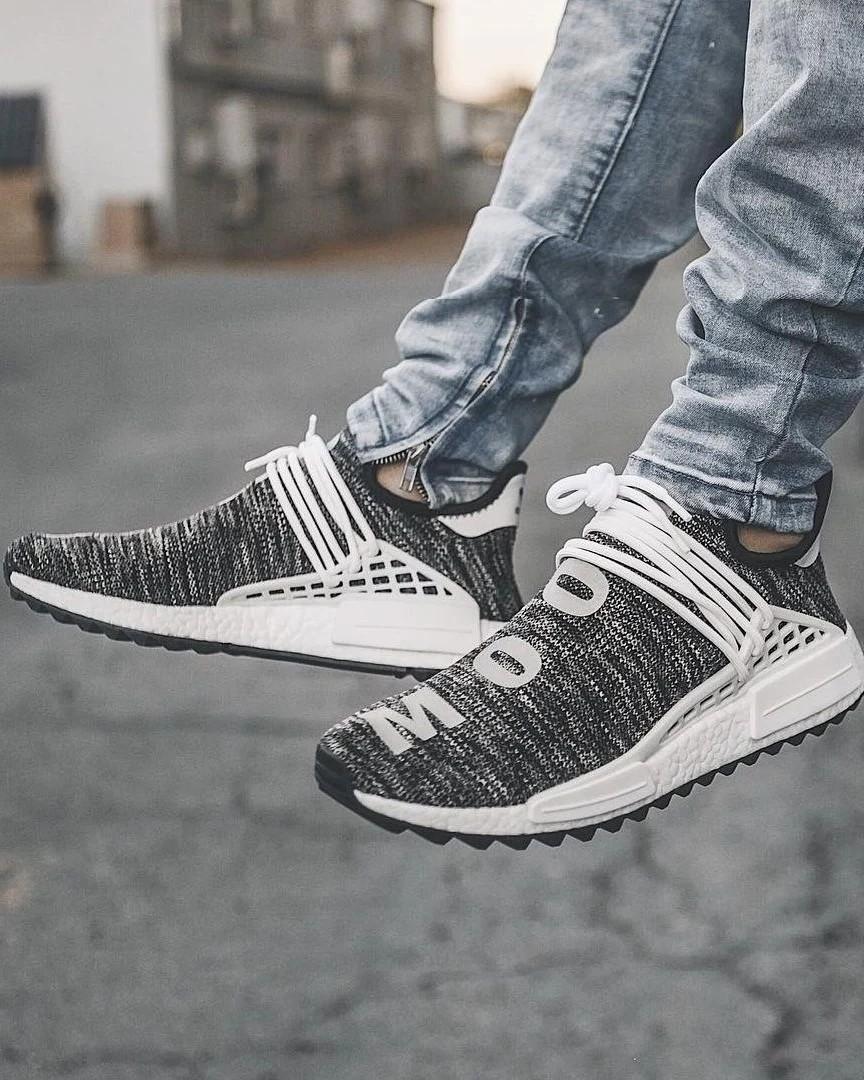 ADIDAS PHARELL WILLIAMS HUMAN RACE NMD CLOUD MOOD, Fesyen Pria, Sepatu ,  Sneakers di Carousell