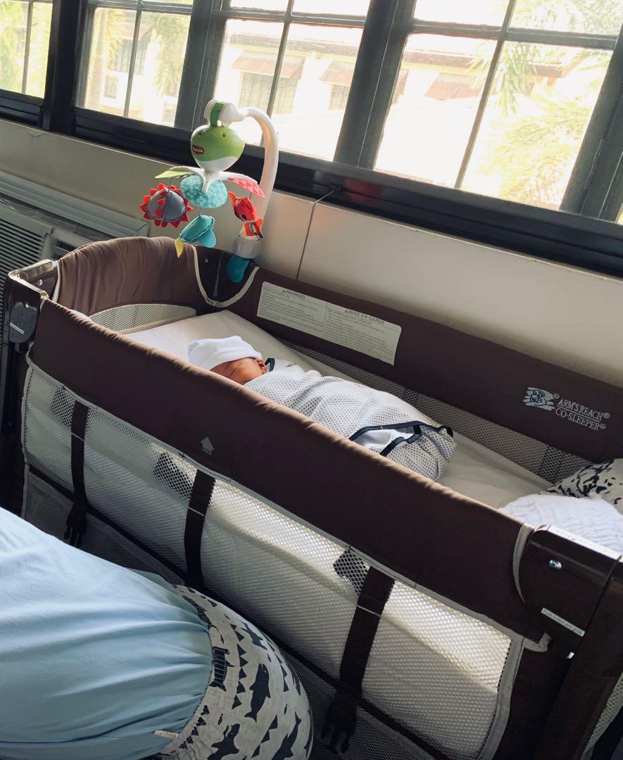 Arm’s Reach Mini Ezee 3in1 Co Sleeper, Babies & Kids, Baby Nursery