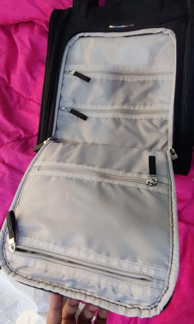 Authentic Samsonite Upright Wheeled CarryOn Underseater, Black, Large, Hobbies & Toys, Travel