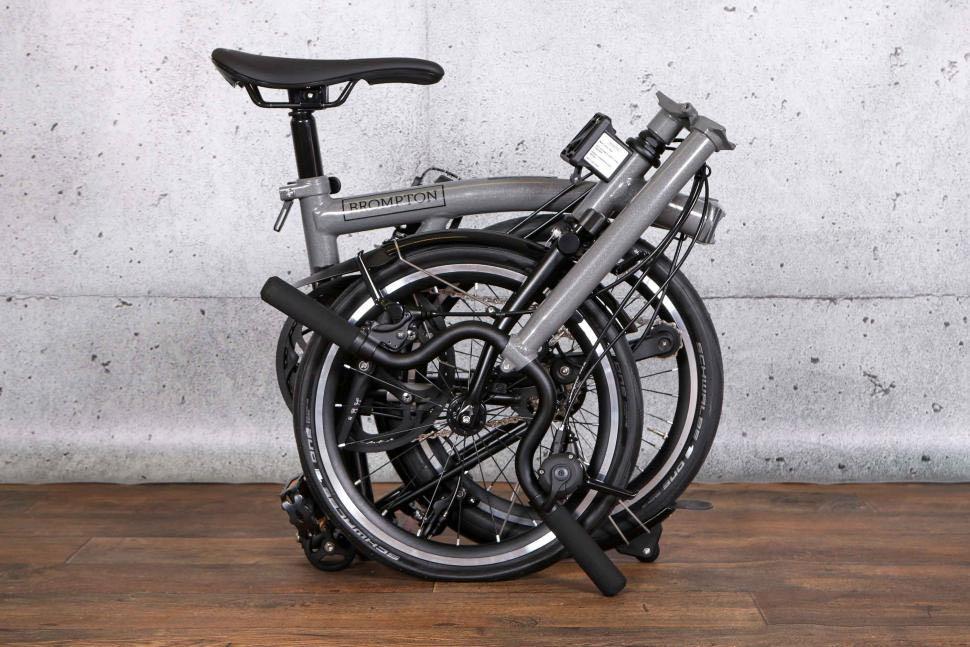 Last Unit) BNIB Brompton P Line Storm Grey M4L - 2022, Sports Equipment,  Bicycles & Parts, Bicycles on Carousell