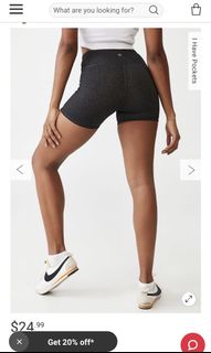 (Category: ) located in . Submitted by wardrobeofregrets (Listing ID 1167171854, Image 1). Description: .