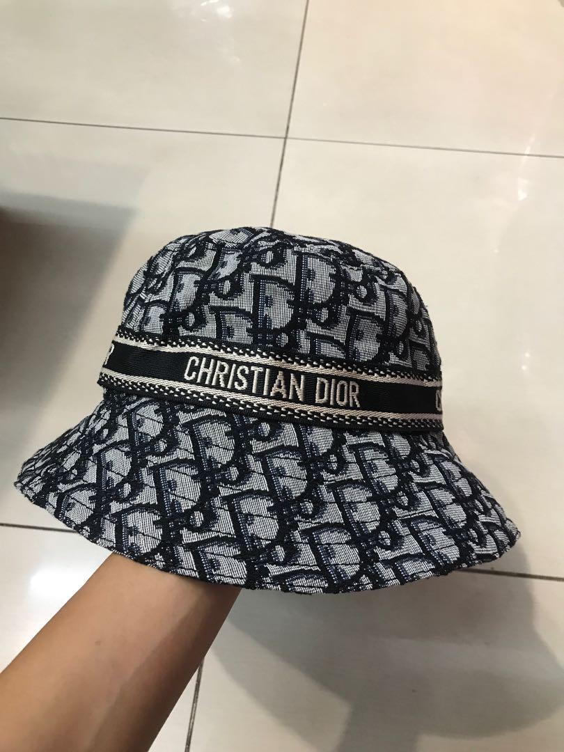 Bucket Hat CRISTIAN DIOR, Fesyen Pria 