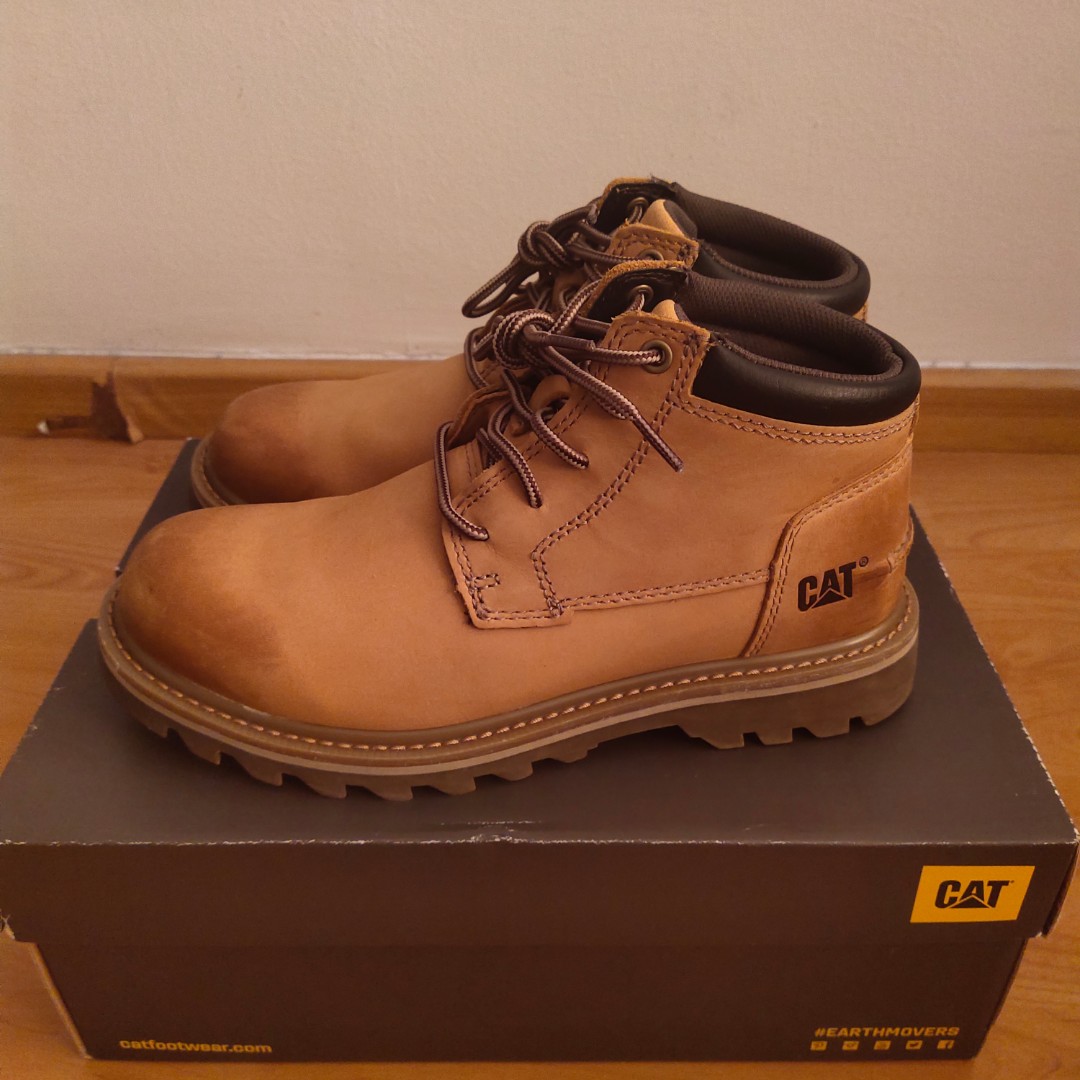 Cat earthmovers top boots