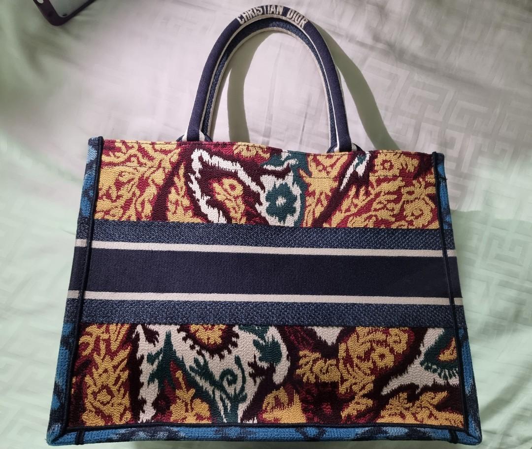 Dior embroidered canvas book tote hotsell bag