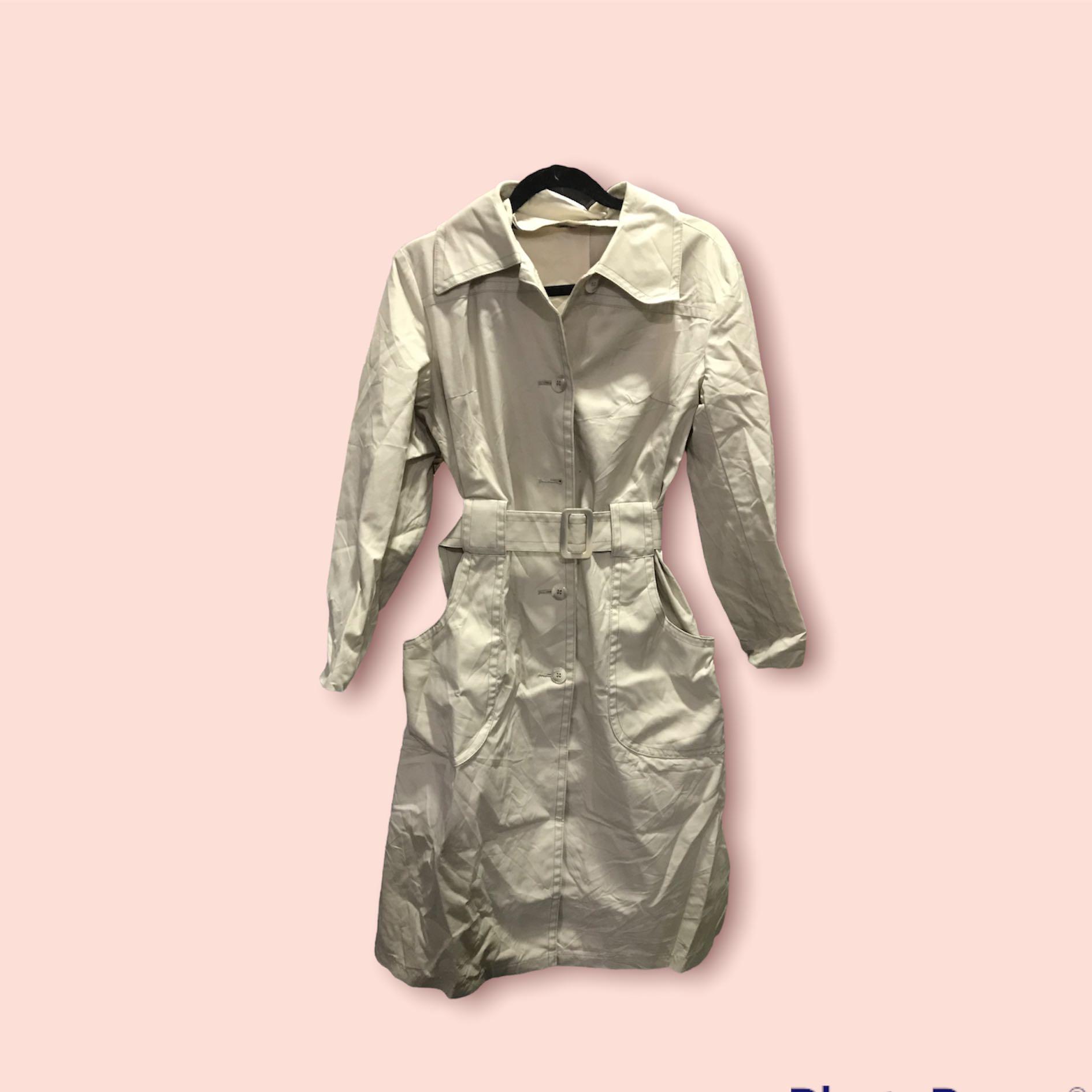 DROP AN ACCEPTABLE OFFER- COATS - DIRTY WHITE COAT - FITS S TO M FRAME (Category: Coats, Jackets and Outerwear) located in Pasig City. Submitted by dynabuttersmooth (Listing ID 1167108708, Image 1). Description: ❗️❗️❗️DROP AN ACCEPTABLE OFFER. IF WE IGNORE YOUR MESSAGE/OFFER IT MEANS WHAT IT IS NOT ACCEPTED. NO LOWBALLING. ❗️❗️❗️ AUTHENTIC *MISSING ONE BUTTON* SOME ARE NEGOTIABLE. SOME ARE FIRM. BUT DONT HESITATE TO DROP AN OFFER. LET’S TALK. WE 