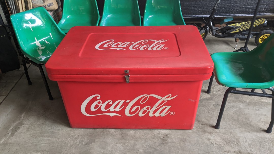 Cooler box Coca cola ukuran besar, Antik, Lainnya di Carousell