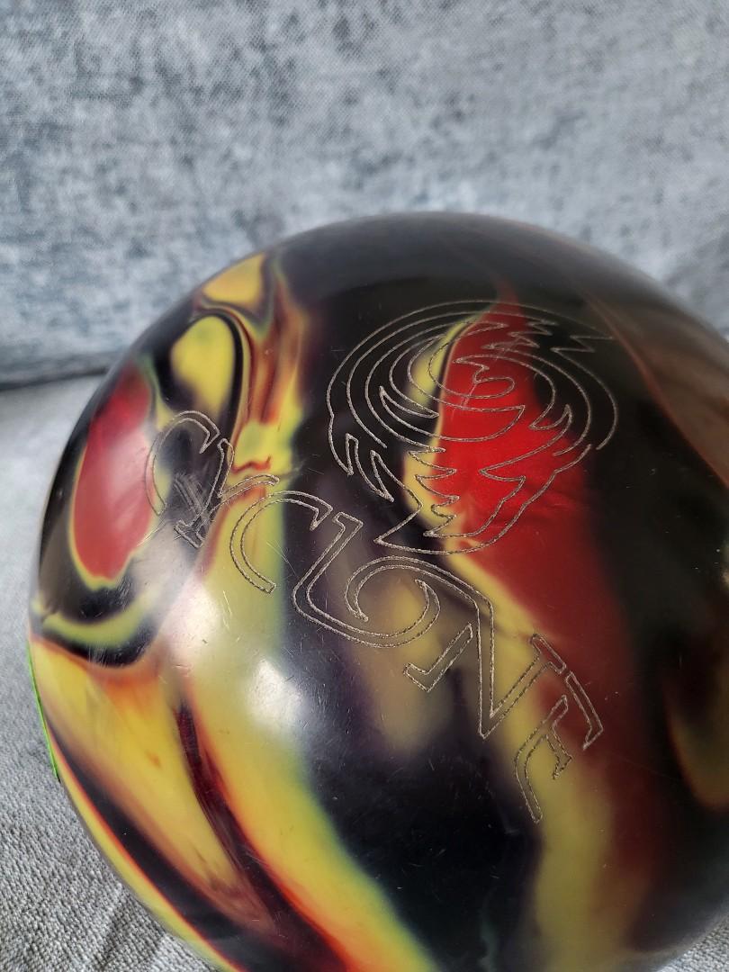 Ebonite Cyclone Bowling Ball 14 lbs, Sports Equipment, Sports & Games