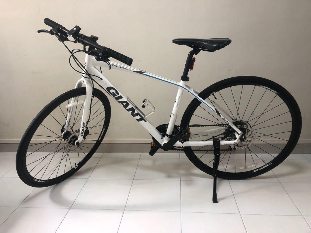 Giant Escape SL2 White Hybrid Bike