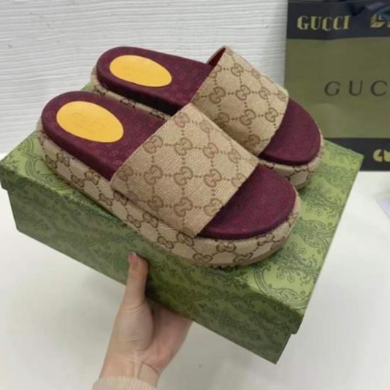 Gucci color slides deals