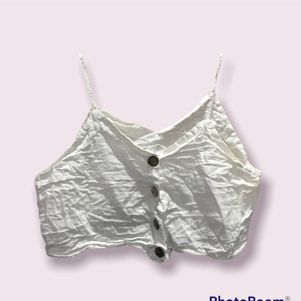 INNER SLEEVELESS TOP - SHEIN - WHITE BUTTON DOWN - PLUS SIZE - SIZE 4XL (Category: Sleeveless) located in Pasig City. Submitted by dynabuttersmooth (Listing ID 1167203126, Image 1). Description: AUTHENTIC SOME ARE NEGOTIABLE. SOME ARE FIRM. BUT DONT HESITATE TO DROP AN OFFER. LET’S TALK. WE ACCEPT INSTALLMENT ❌SOME NEEDS IRONING/CLEANING/LAUNDERING. WE ADVISE DOING SO AFTER RECEIVING THE ITEM. SINCE THIS IS A PIECE OF CLOTHING PLEASE BUY AT YOUR 