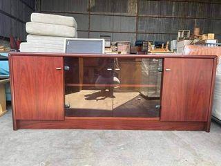 Lateral Cabinet
L71 W18 H28 inches
Glass doors
Adjustable shelves
solid rose wood
In good condition