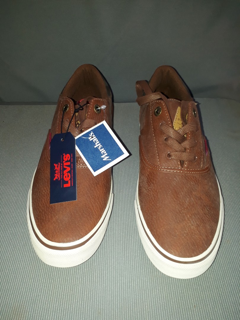 Footwear, Casual Shoes on Carousell