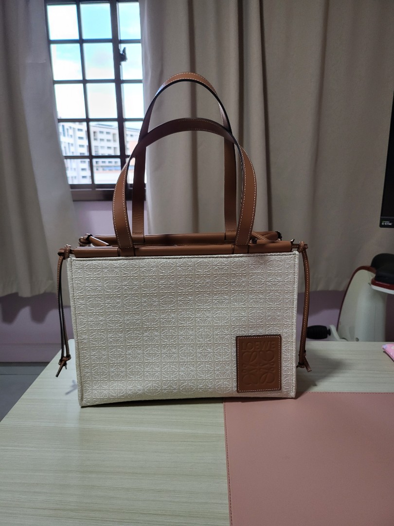 Loewe Anagram Tote review: jacquard canvas and calfskin lining - Happy High  Life