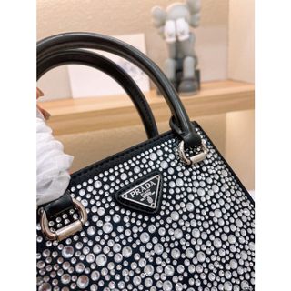 (Category: ) located in . Submitted by loveshoppee (Listing ID 1167100927, Image 1). Description: .