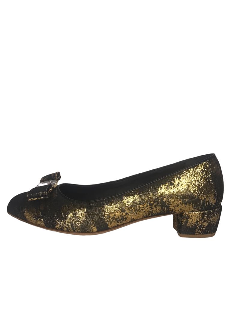 Salvatore Ferragamo Vara Bow Pumps 