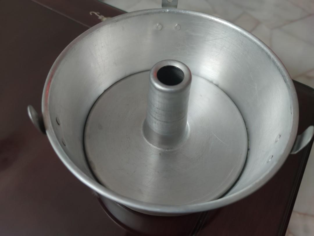 Sponge cake tin, Everything Else, Others on Carousell