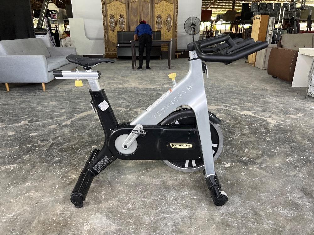 TECHNOGYM Cycling Exercise Machine / Mesin Senaman Berbasikal TECHNOGYM, Sports Equipment