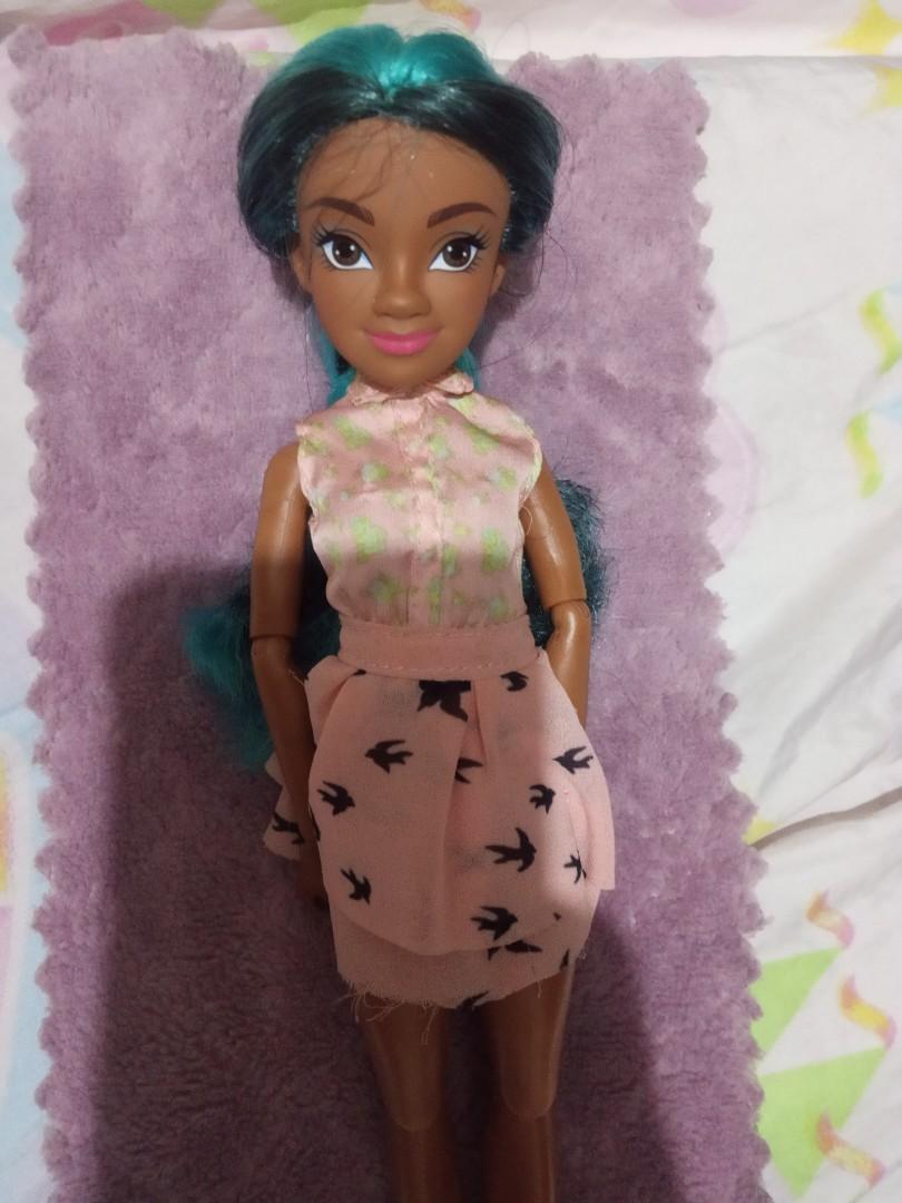 https://media.karousell.com/media/photos/products/2022/6/17/uma_descendants_doll_1655469147_9ddfd058_progressive.jpg