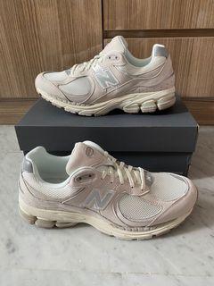 US 11 New Balance 2002R White Ivory