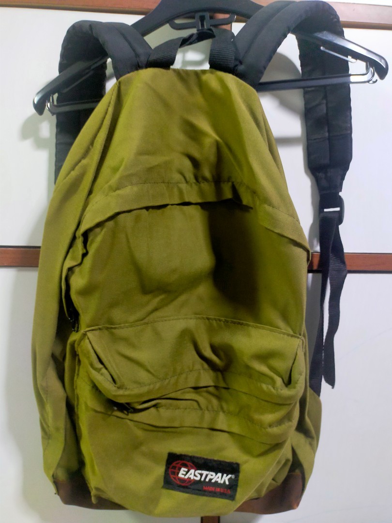 Eastpak olive green discount