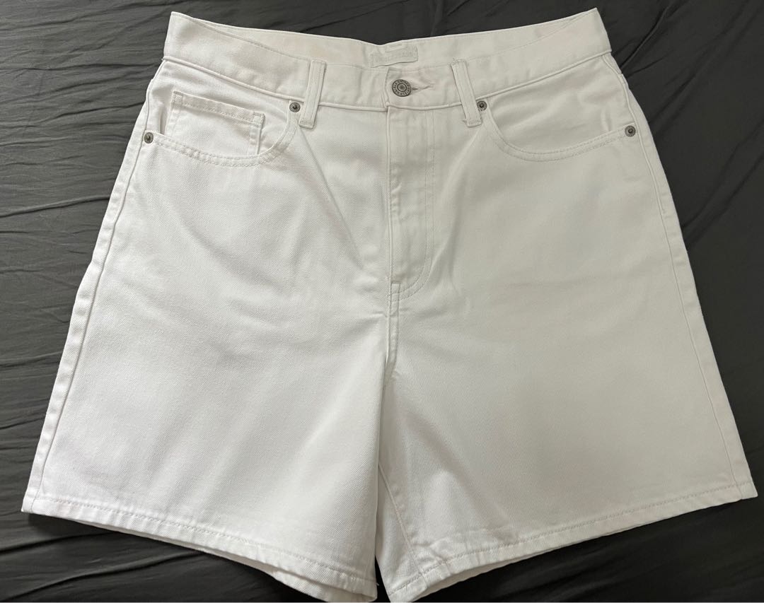 white jeans shortsuniqlo, Women's Fashion, Bottoms, Shorts on Carousell