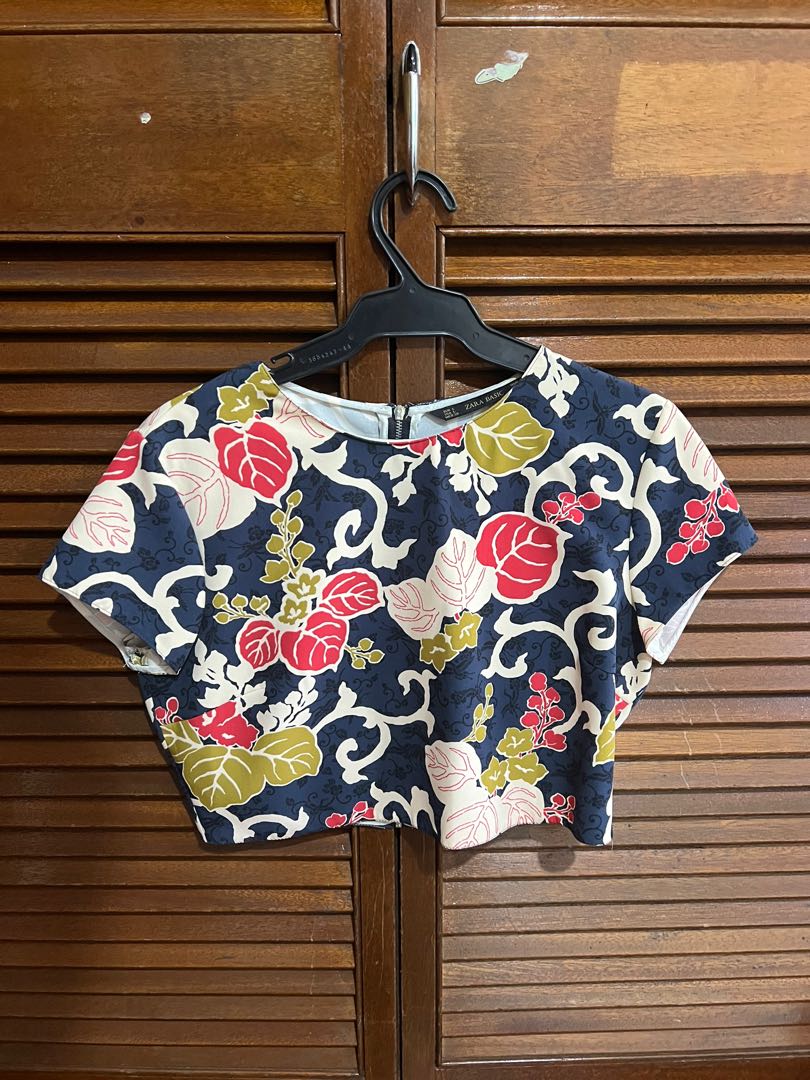 Zara Basic Cropped, Women's Fashion, Tops, Shirts on Carousell