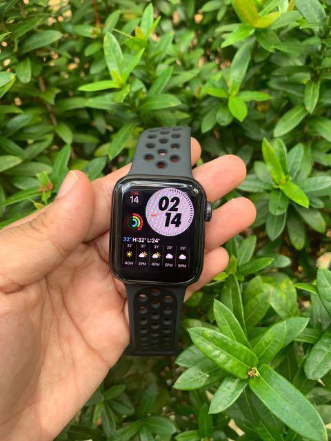 apple watch nike se gps 40mm Men s Fashion Watches Accessories
