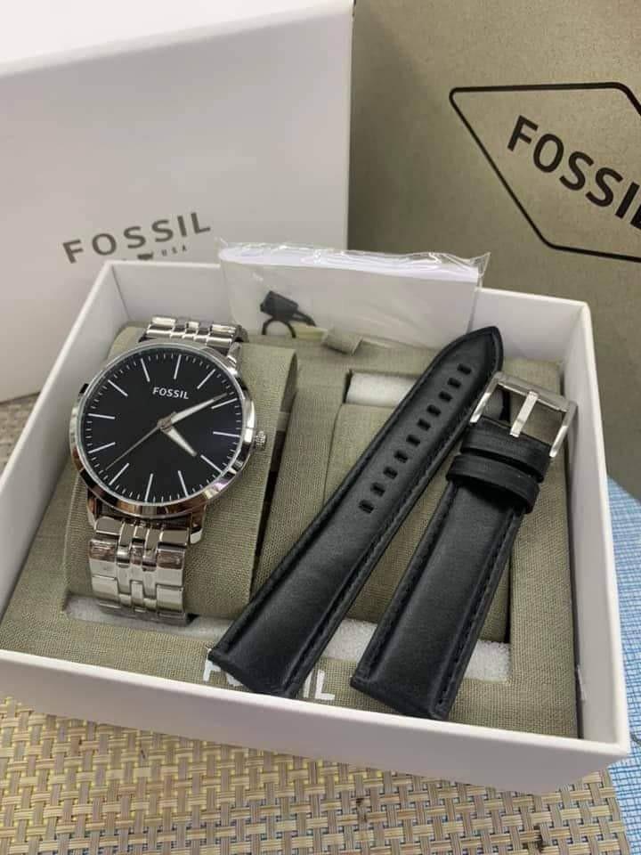 Authentic Fossil Watch with Extra Strap Men s Fashion Watches Accessories Watches on Carousell