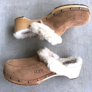 authentic Ugg Kalie Tan Wooden Clogs Sheepskin Fur Lined

mules