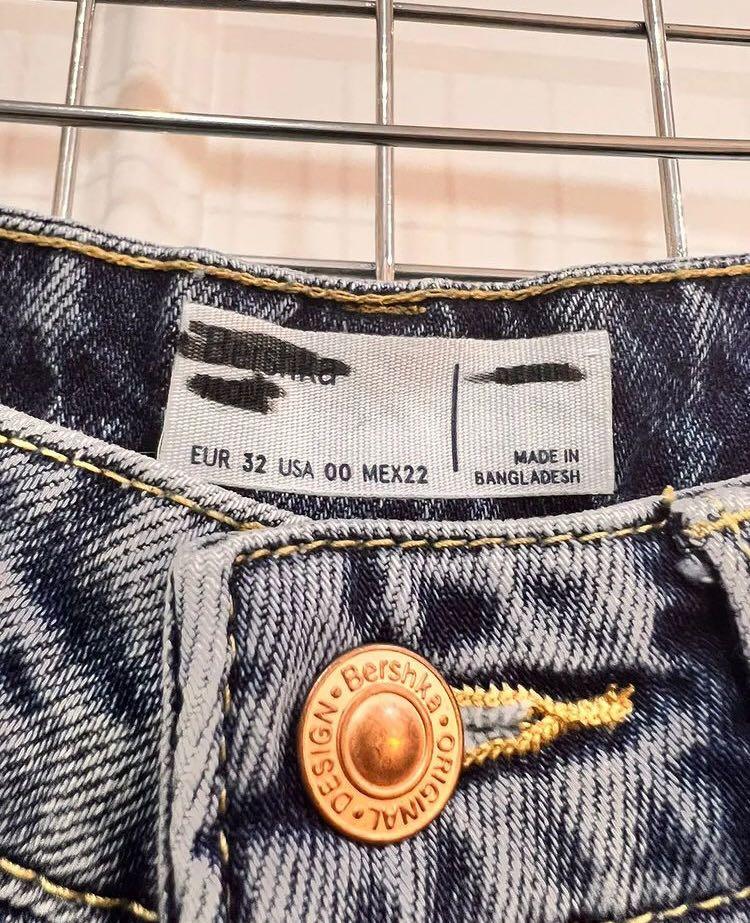 BERSHKA Ripped mom jeans / bershka 