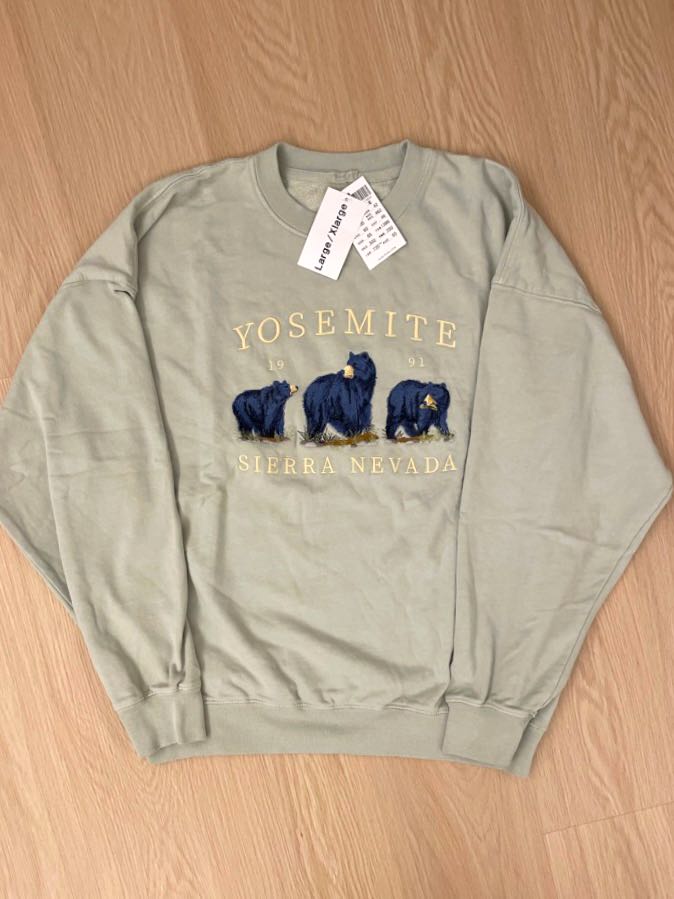 BNWT brandy melville erica yosemite bears sweatshirt Women s