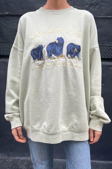 Brandy melville 2025 erica bear sweatshirt