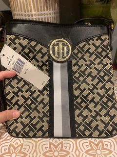 (Category: ) located in . Submitted by yourthrifttherapy (Listing ID 1167280458, Image 1). Description: .