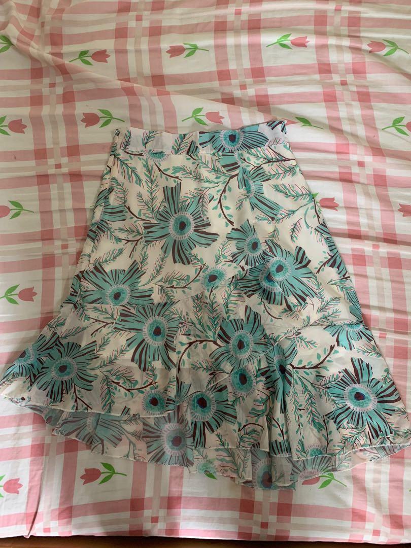 Brand new floral skirt no tag, Women's Fashion, Bottoms, Skirts on Carousell