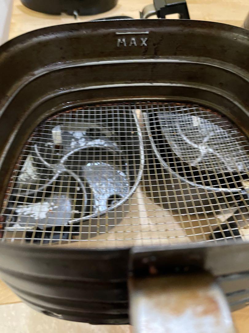Broken Air Fryer FOR PARTS, TV & Home Appliances, Other Home Appliances