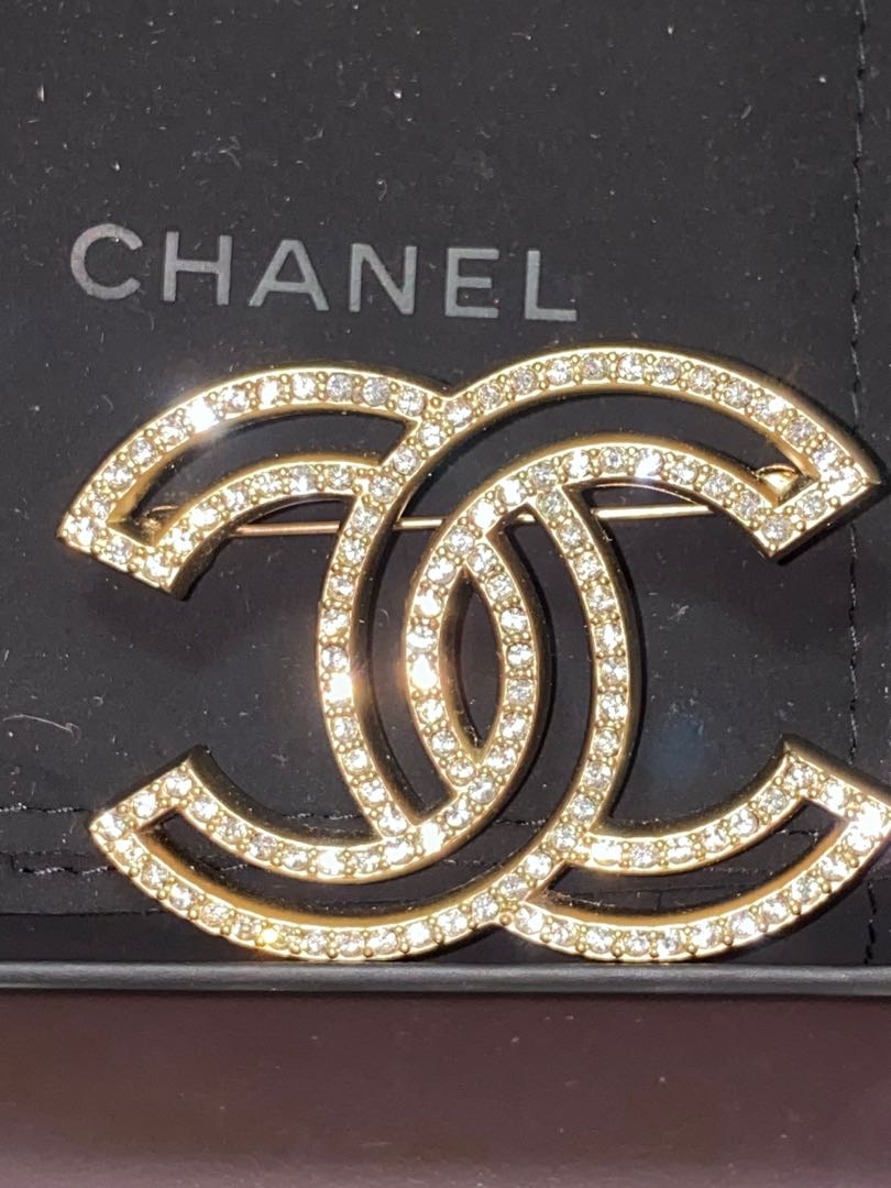 Chanel diamante brooch best sale