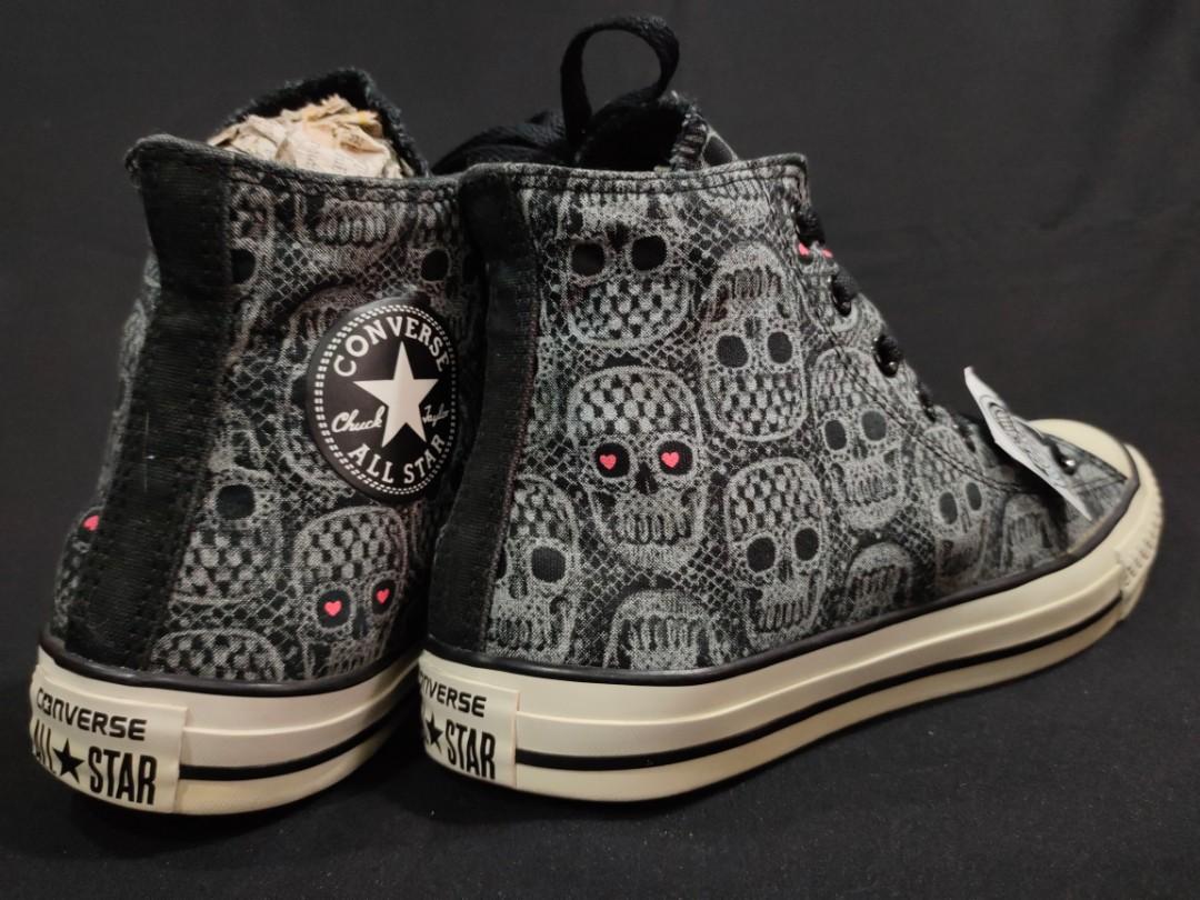 Converse with skulls best sale
