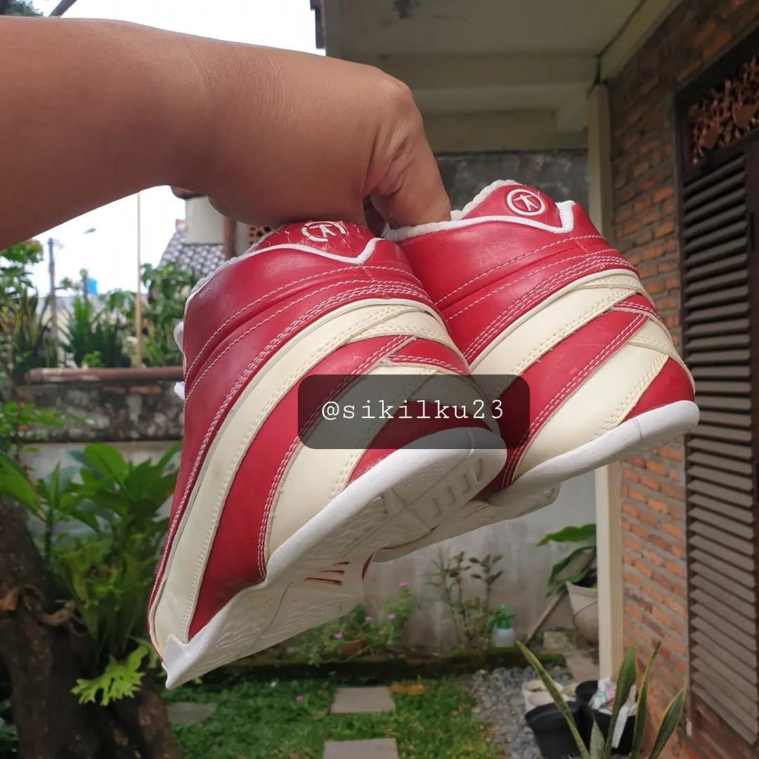 Sepatu basket converse wade hotsell