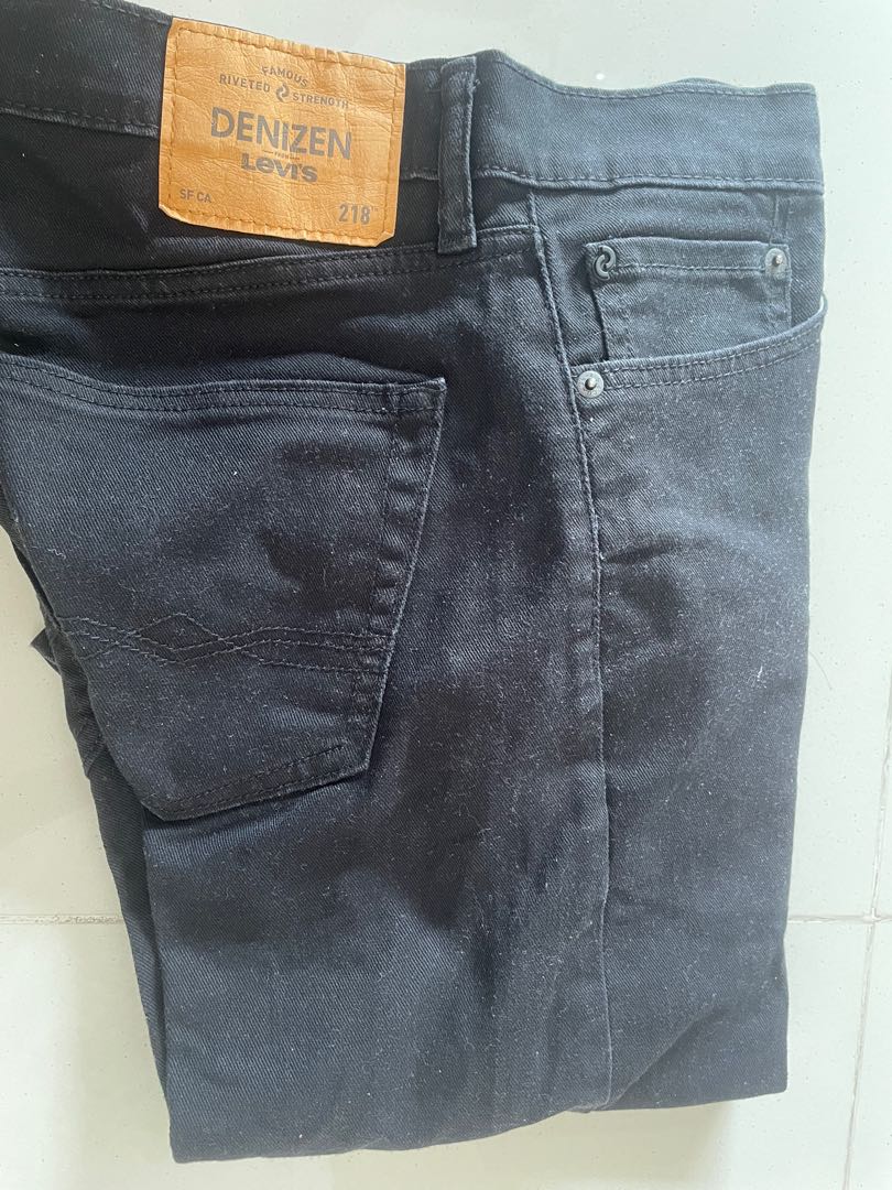 Denizen Levi's 218 straight fit Black jeans, Men's Fashion, Bottoms, Jeans  on Carousell