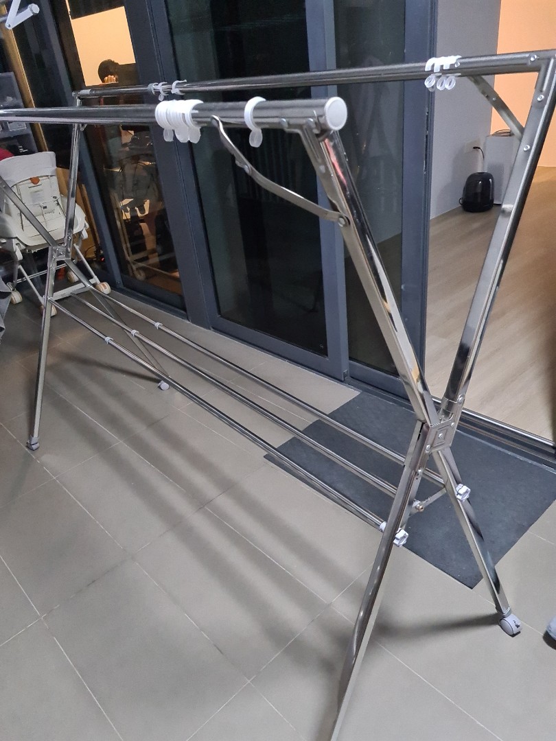 Extendable clothes drying rack with wheels, Furniture & Home Living