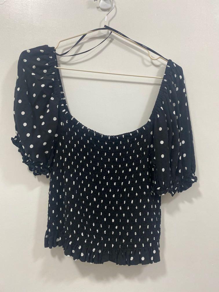 Forever 21 Puff Sleeve Top (Category: Blouses) located in Cebu City. Submitted by helloreza (Listing ID 1167380395, Image 1). Description: Forever 21 Size - large Used thrice In excellent condition .