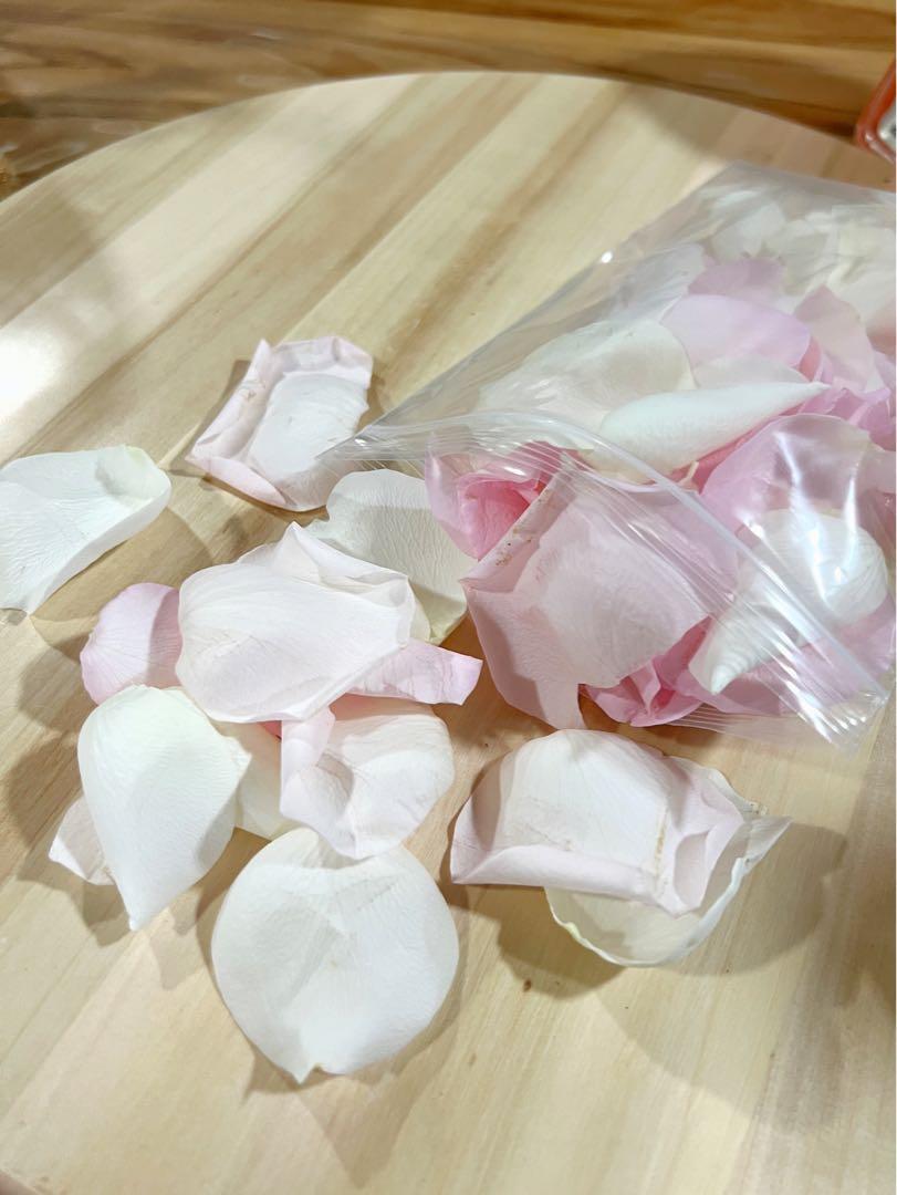 Fresh flowers petals, Hobbies & Toys, Stationery & Craft, Flowers