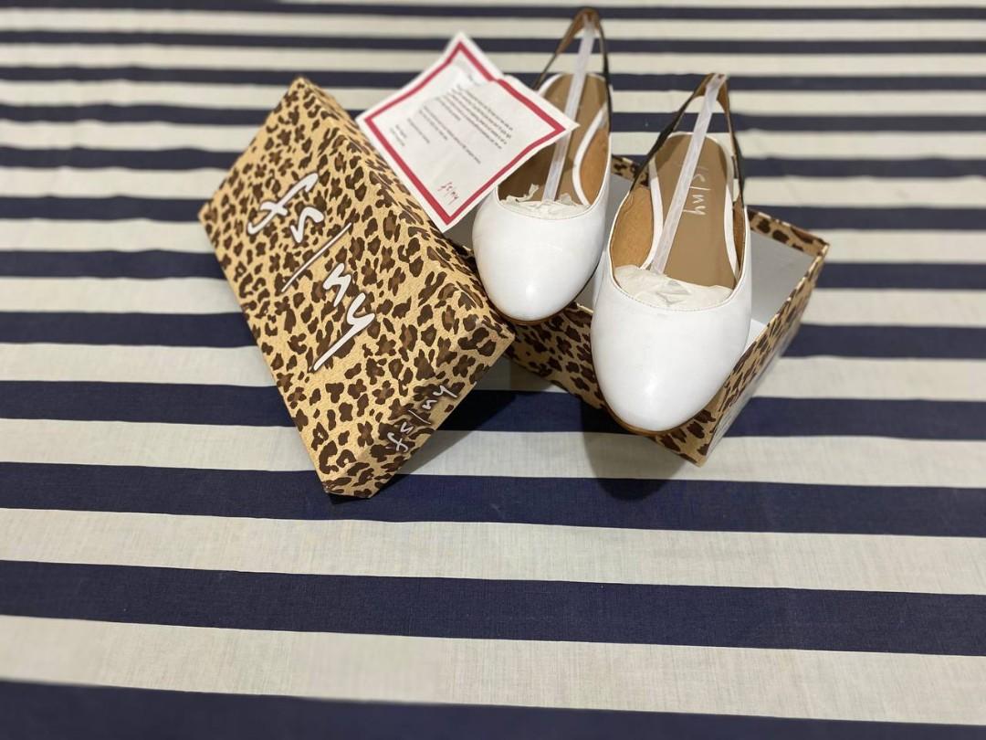 FS/NY Shoes made in spain (Category: Shoe inserts) located in Caloocan City. Submitted by ramses24 (Listing ID 1167388019, Image 2). Description: FS/NY Shoes Size: 7 1/2 Made in Spain Original price : 10k Selling for: 7,500.