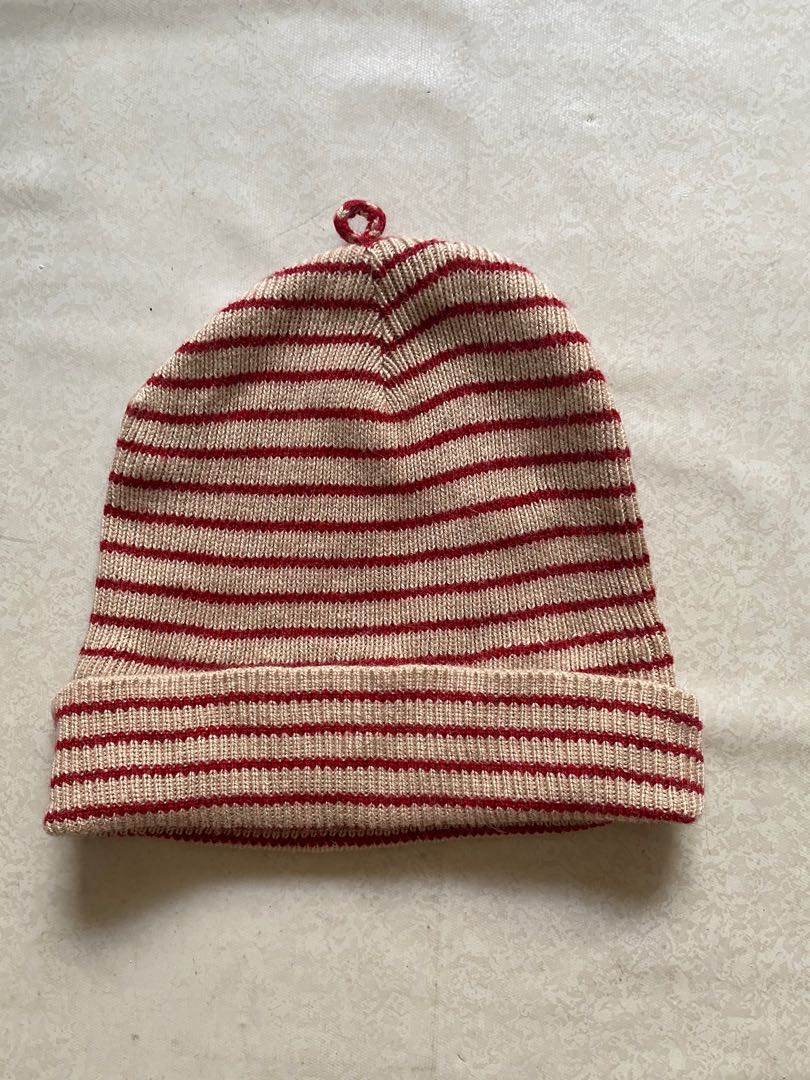 Gap beanie, Women's Fashion, Watches 