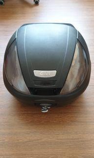 Givi Monolock Top Case E370 + Backrest