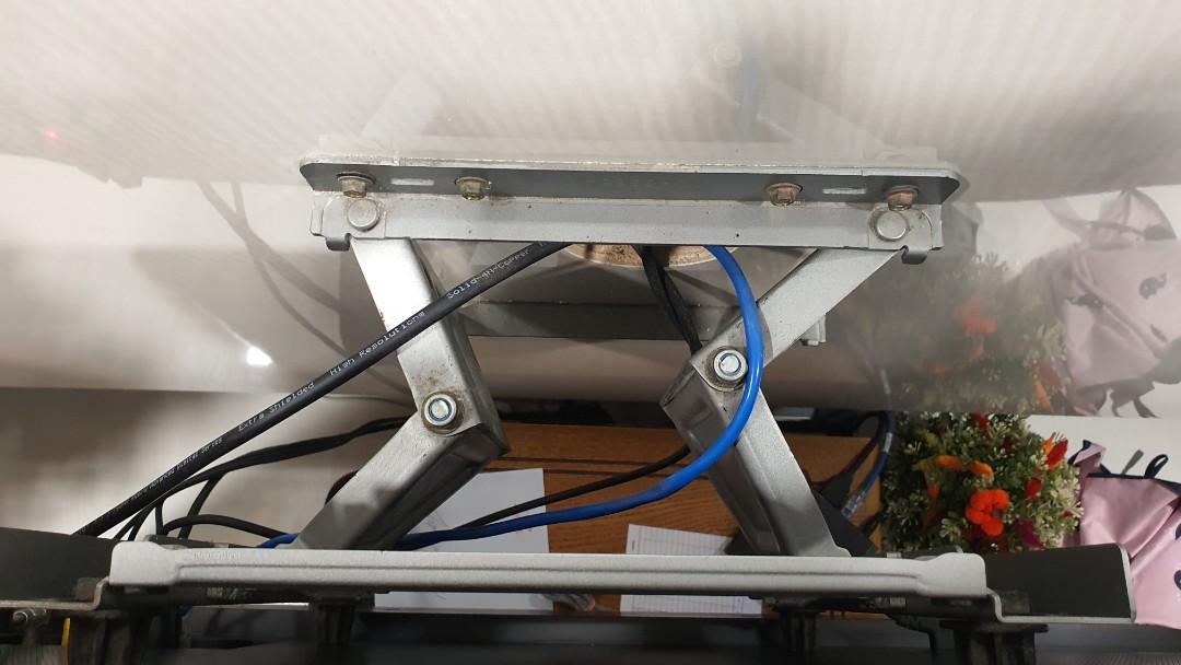 LG Ez slim swivel wall mount bracket LSW350B, TV & Home Appliances, TV