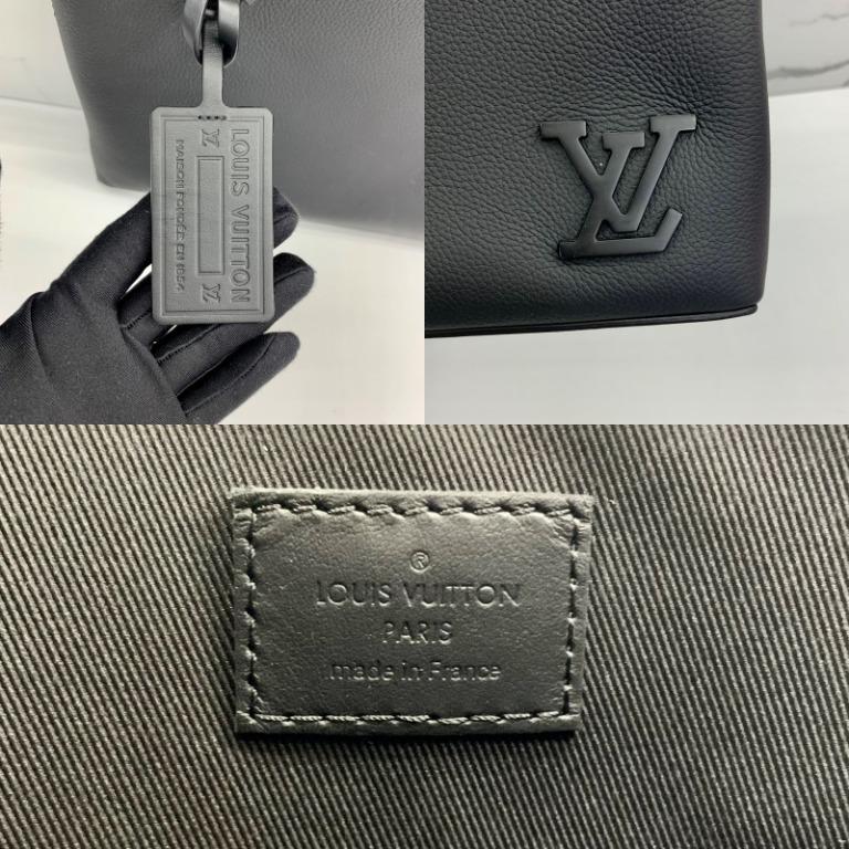 Louis Vuitton Aerogram iPad Pouch Leather Black 16951412
