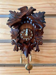 Miniature cuckoo clock